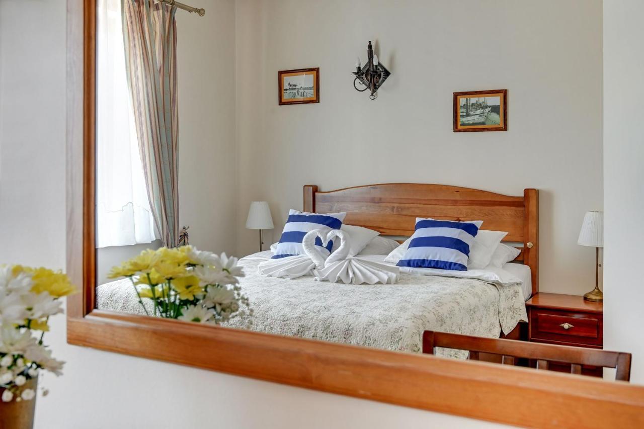 Villa & Restaurant Admiral Nelson Hel Bagian luar foto