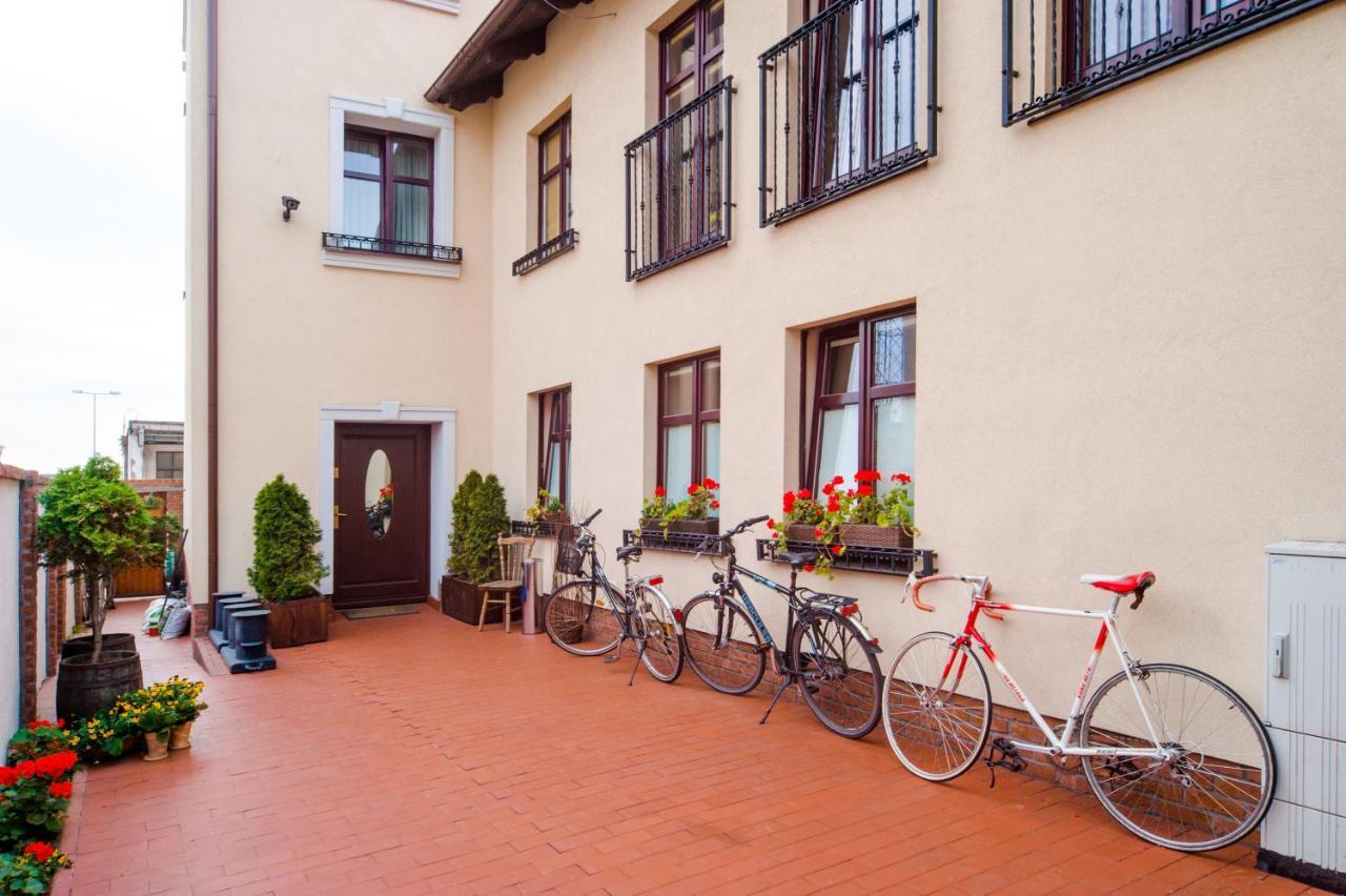 Villa & Restaurant Admiral Nelson Hel Bagian luar foto
