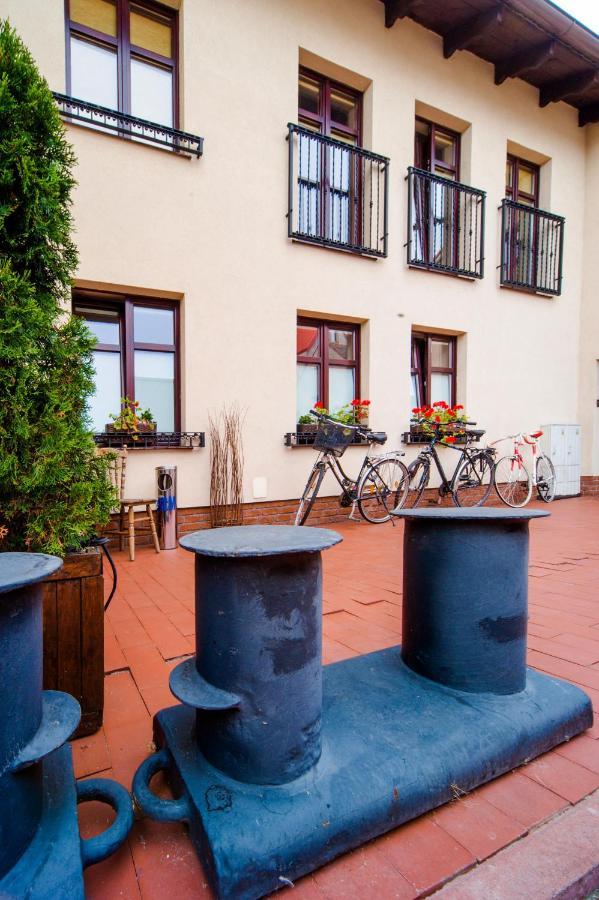 Villa & Restaurant Admiral Nelson Hel Bagian luar foto