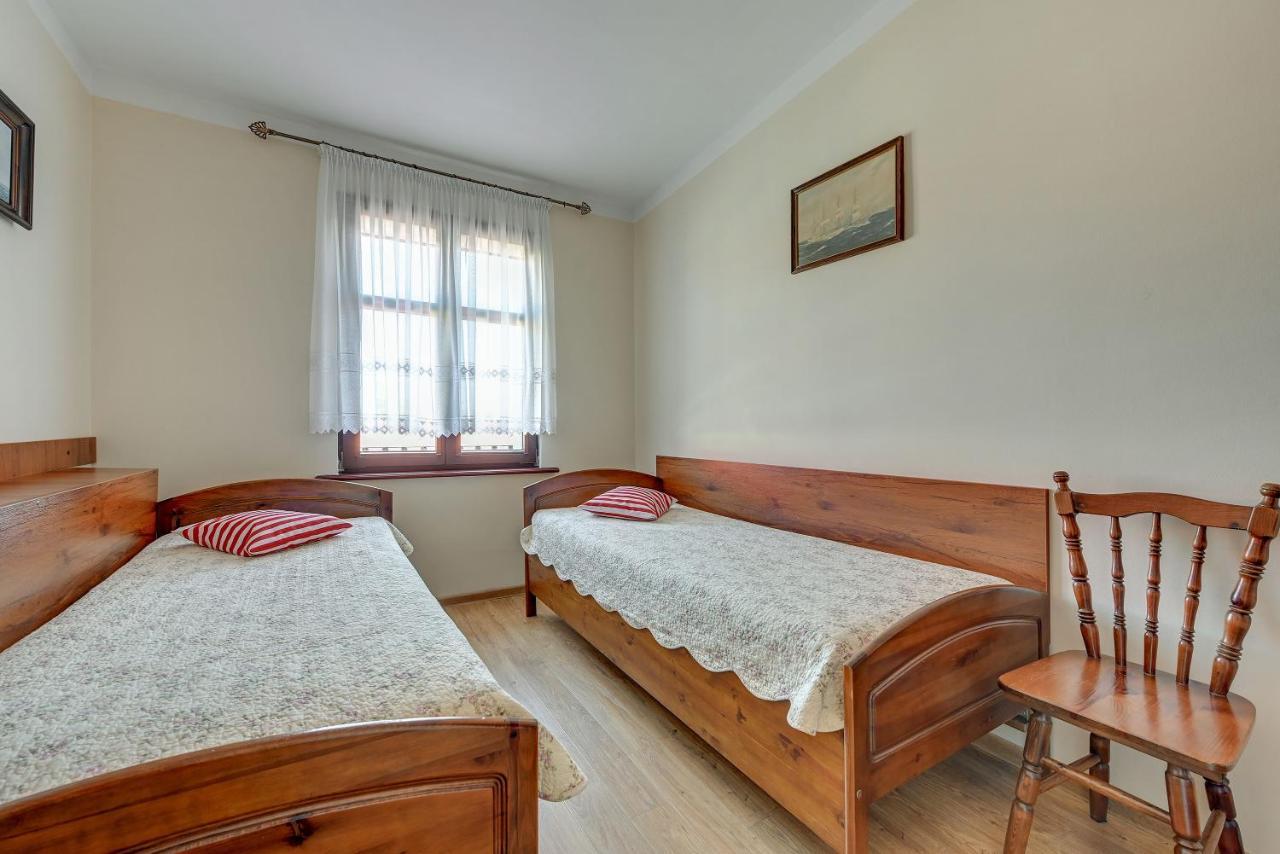 Villa & Restaurant Admiral Nelson Hel Bagian luar foto