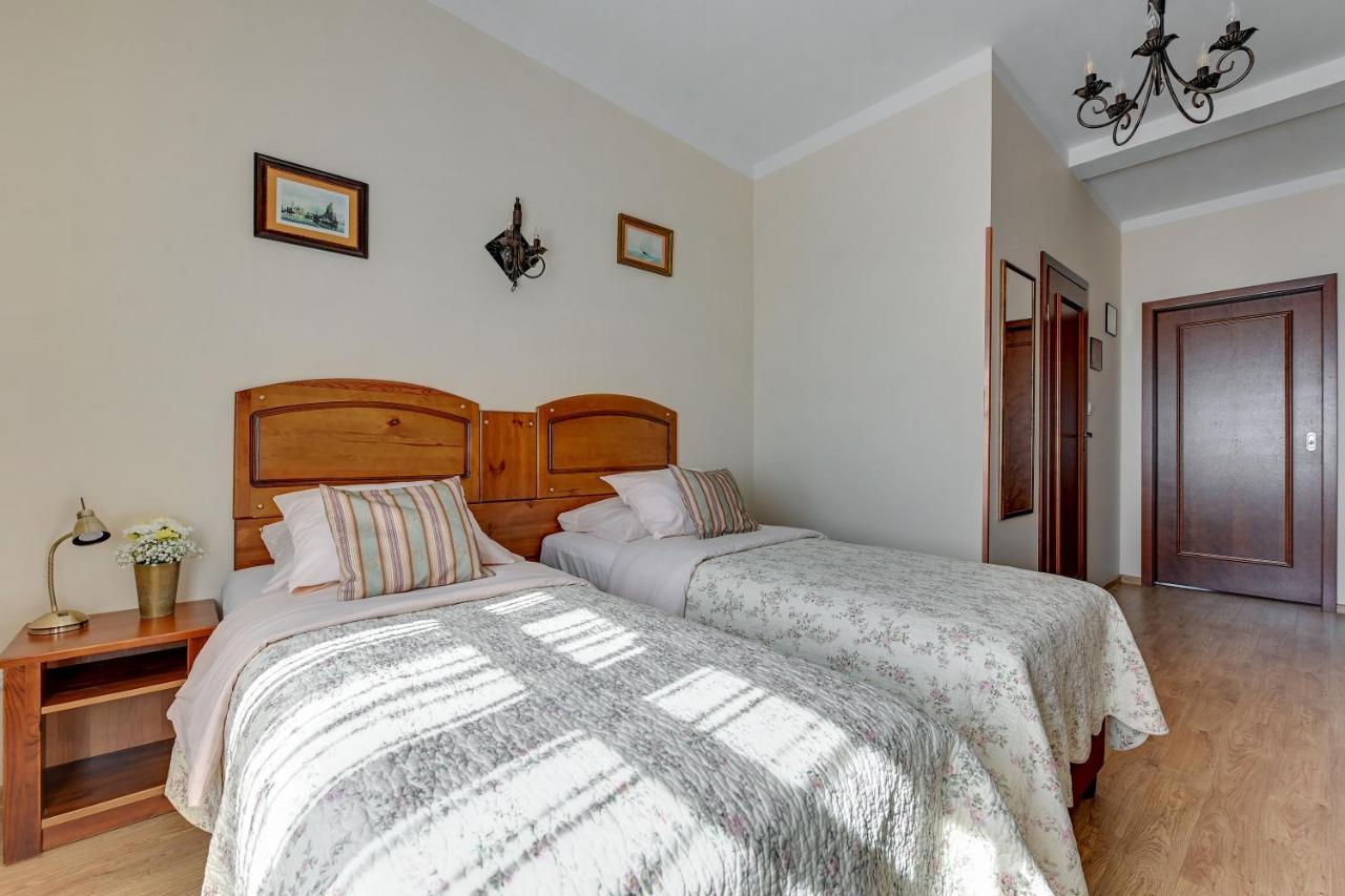 Villa & Restaurant Admiral Nelson Hel Bagian luar foto
