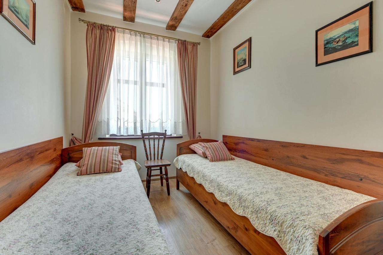Villa & Restaurant Admiral Nelson Hel Bagian luar foto
