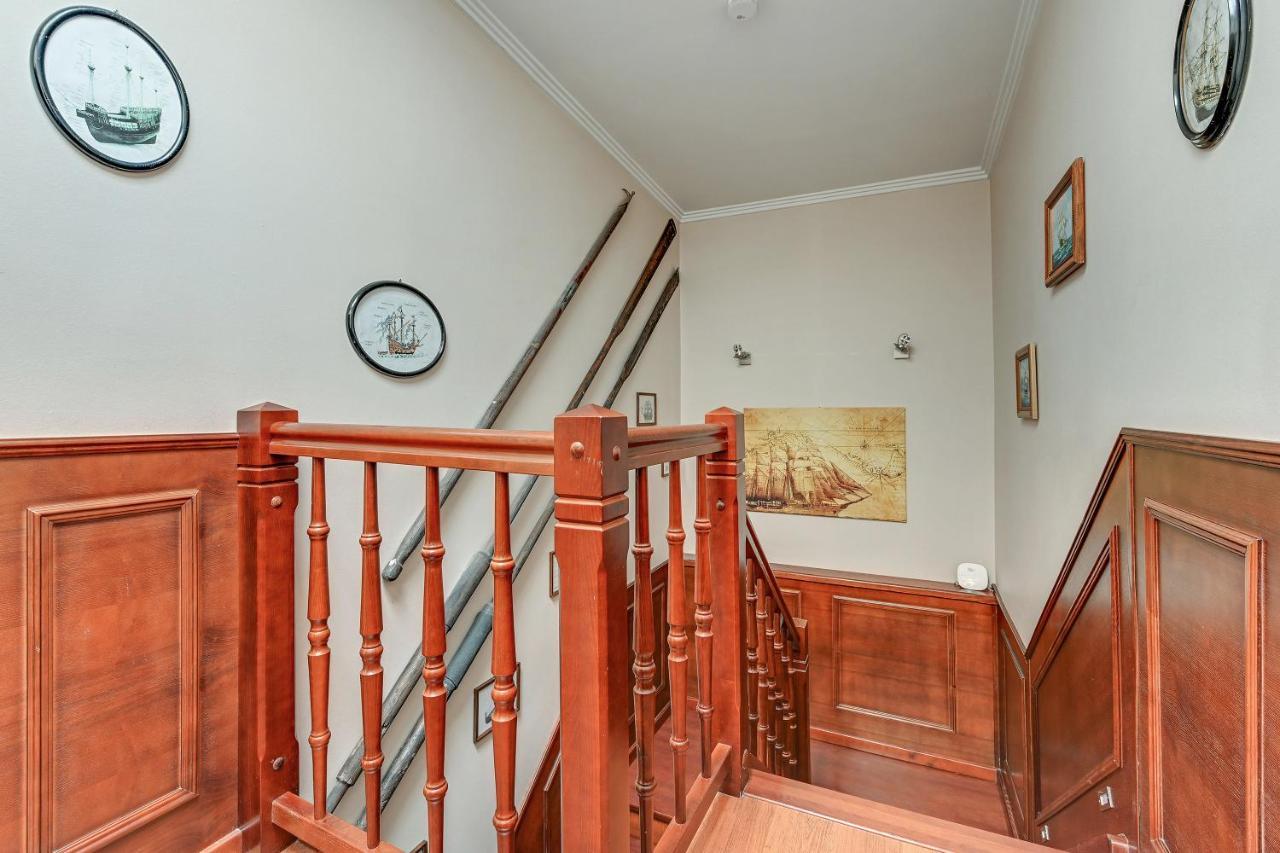 Villa & Restaurant Admiral Nelson Hel Bagian luar foto